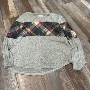 Maurice’s women’s long sleeve top